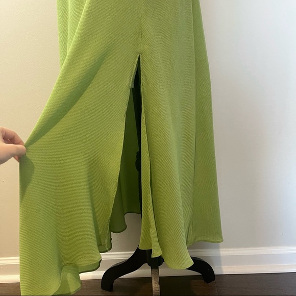 BCBGeneration Off The Shoulder Ruffle Maxi Dress in Butterfly Kiss Green 4 NWT - Picture 6 of 11